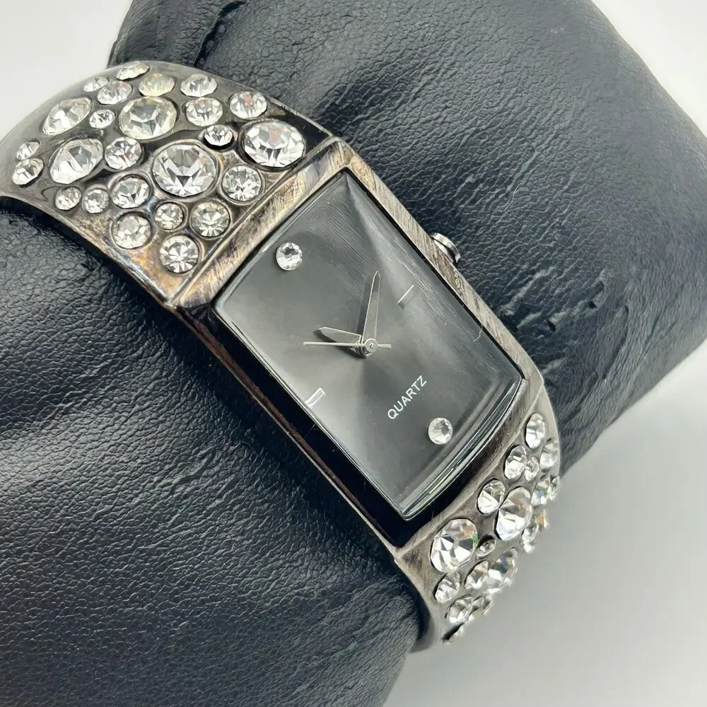 Chico's Ver Metallic Gray Rhinestones Studded Band Womens Cuff Watch New Battery